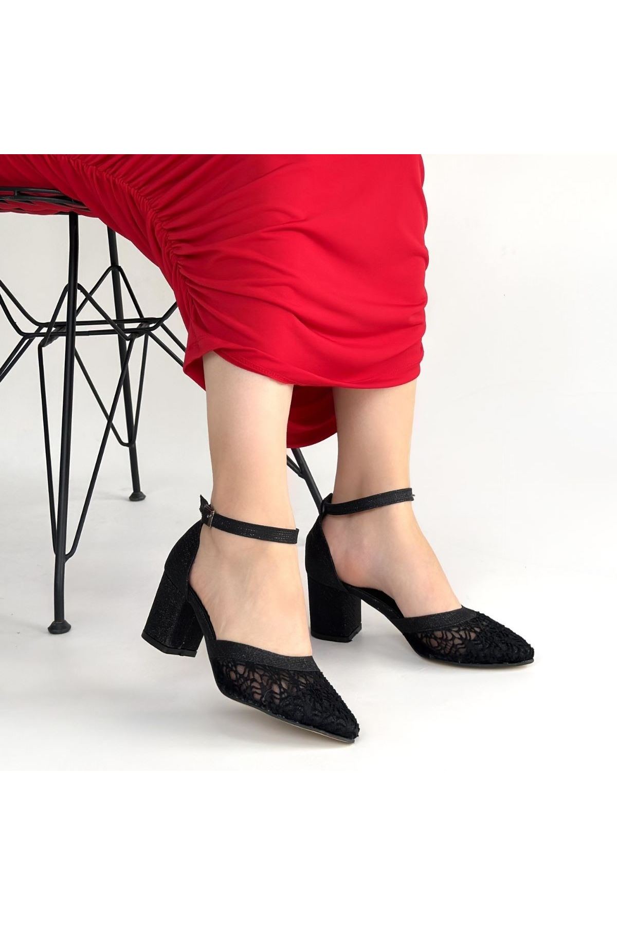 Dmop Siyah Cilt Simli Tül Detaylı Topuklu Ayakkabı