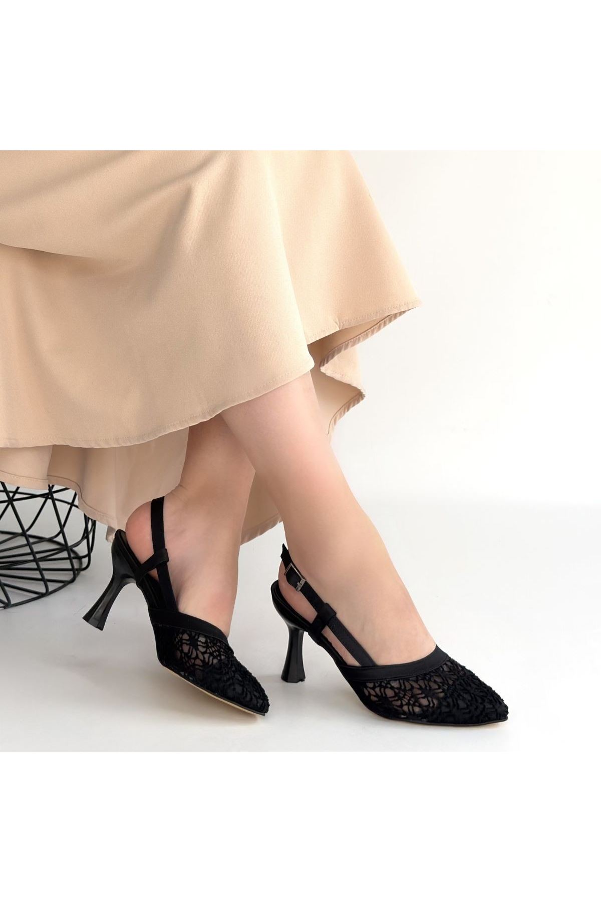Ceta Siyah Cilt Tül Detaylı Topuklu Ayakkabı
