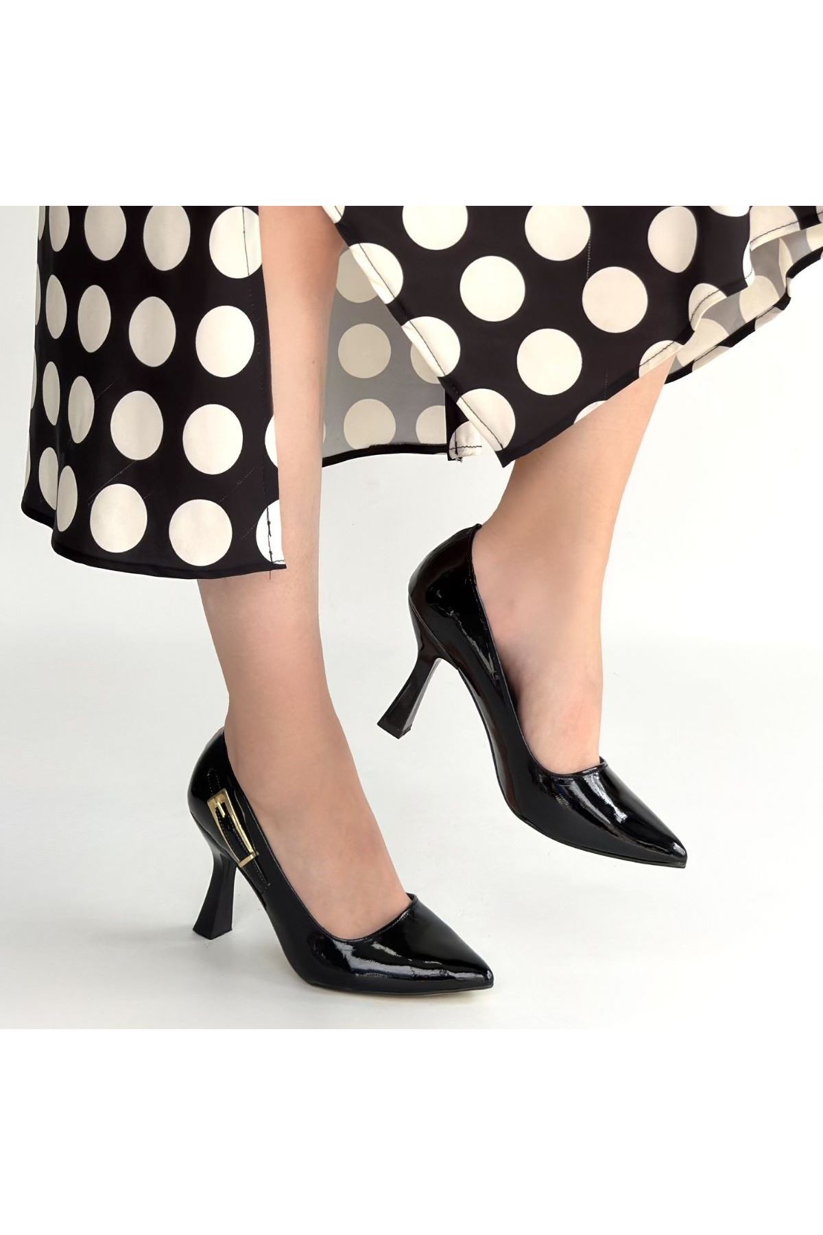 Cerin Siyah Rugan Topuklu Ayakkabı