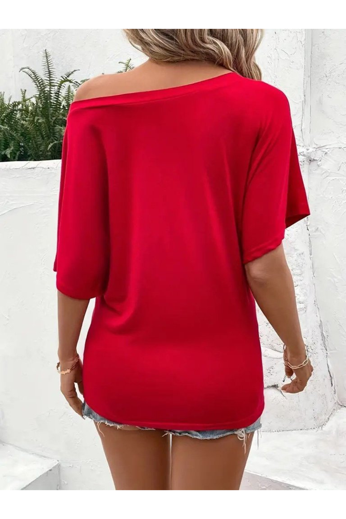 Kadın Tek Omuzu Açık Kısa Kollu Salaş Viskon Bluz