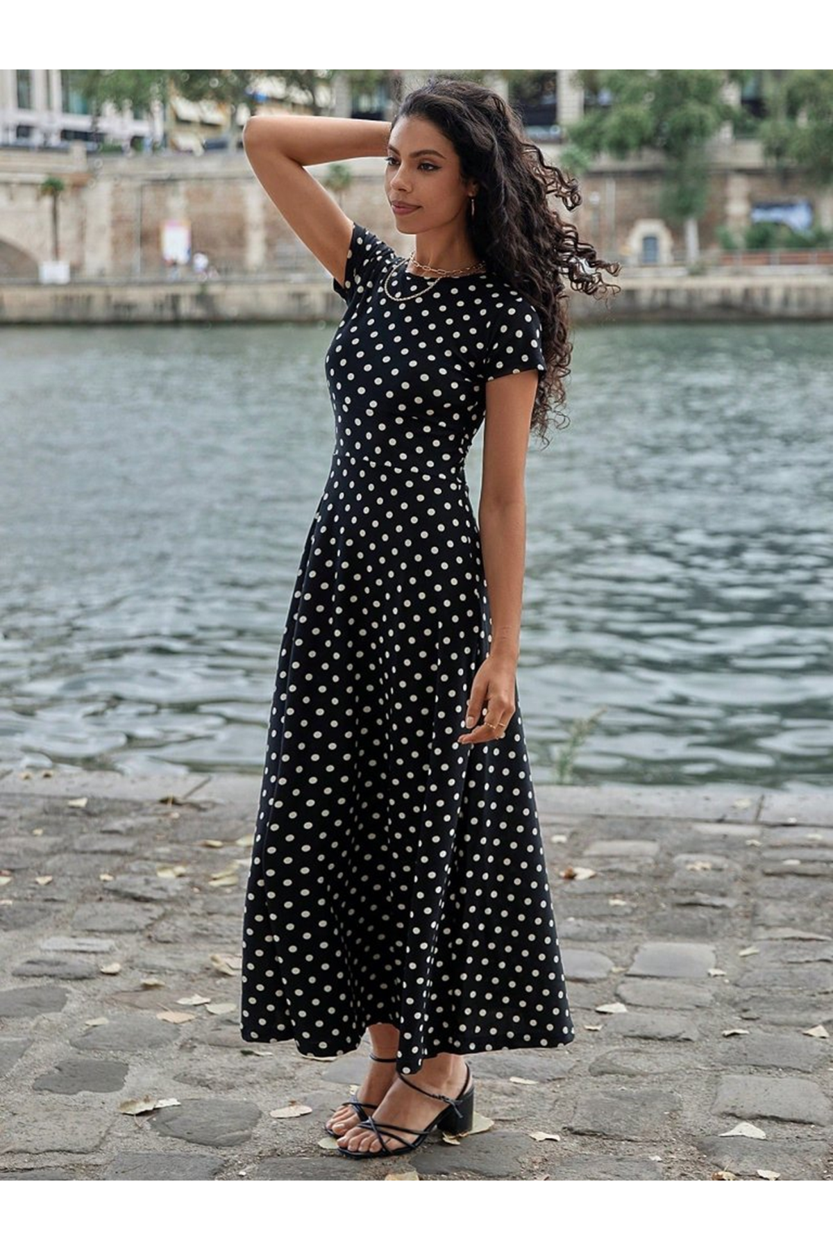 Kadın Kısa Kollu Bisiklet Yaka Puantiyeli Maksi örme Krep Elbise