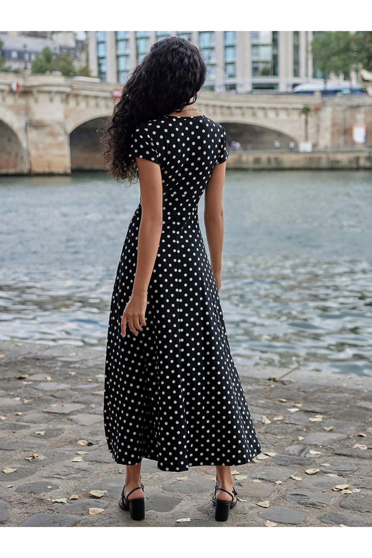 Kadın Kısa Kollu Bisiklet Yaka Puantiyeli Maksi örme Krep Elbise
