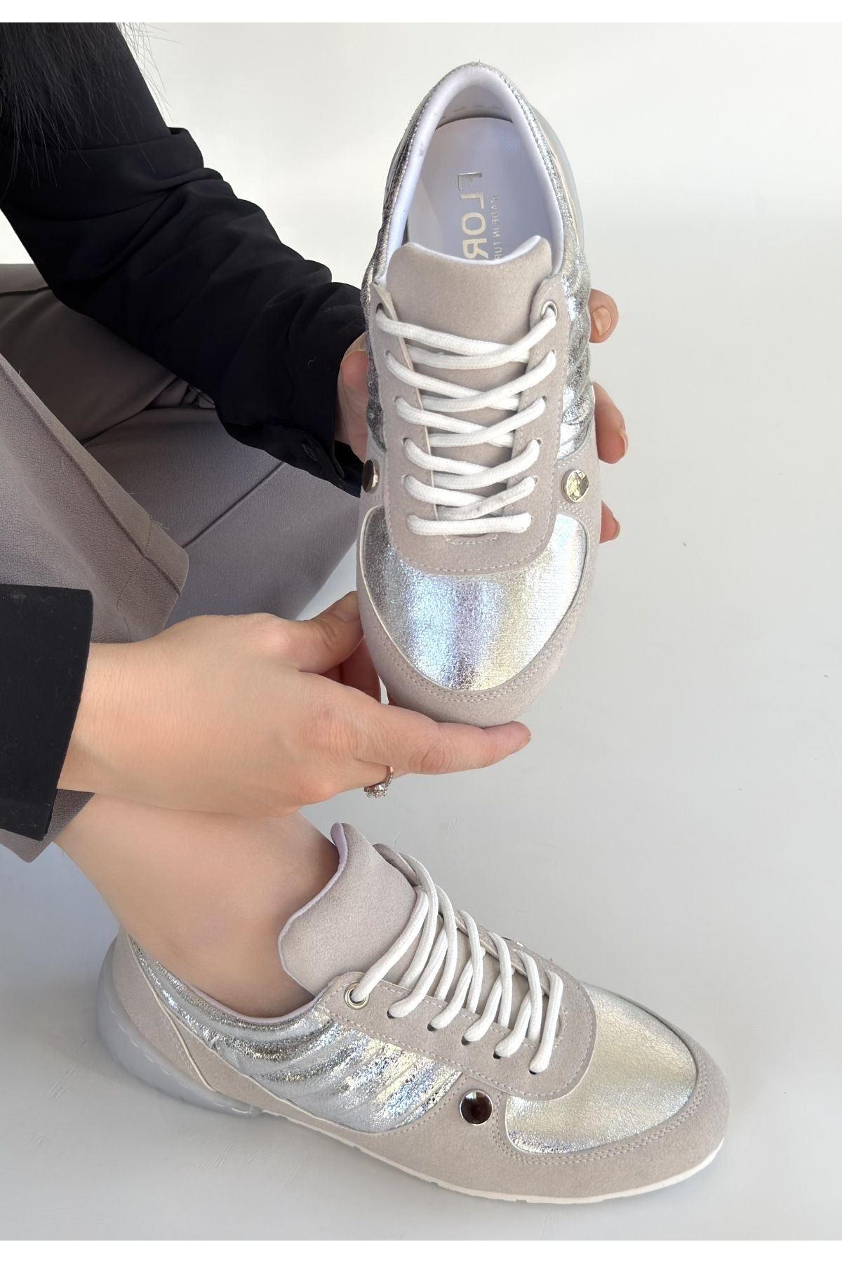 Jawen Gri Nubuk Gümüş Detaylı Spor Ayakkabı