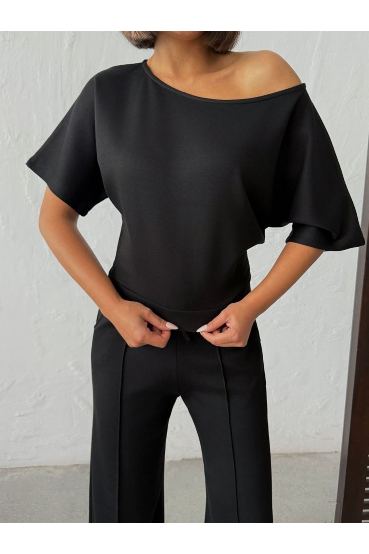 Kadın İsa Kollu Kayık Yaka Bluz Ve Pantolon Misal Kumaş Ikili Takım