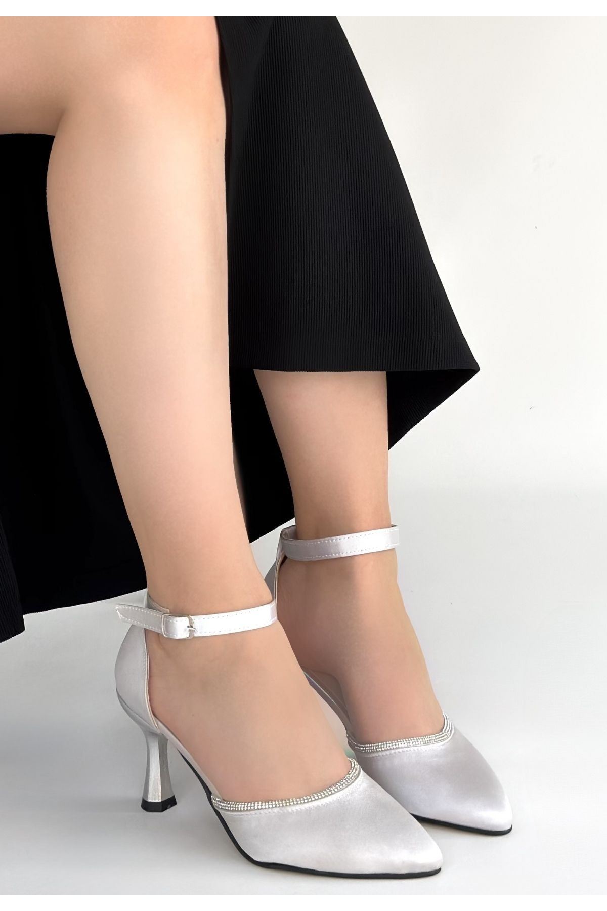 Mejja Gri Saten Topuklu Ayakkabı