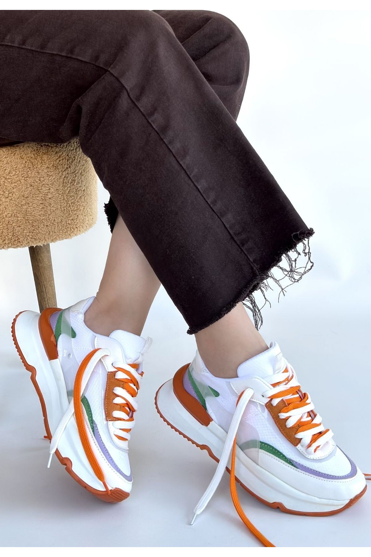 Aleh Beyaz Cilt Turuncu Detaylı Çift Bağcıklı Spor Ayakkabı