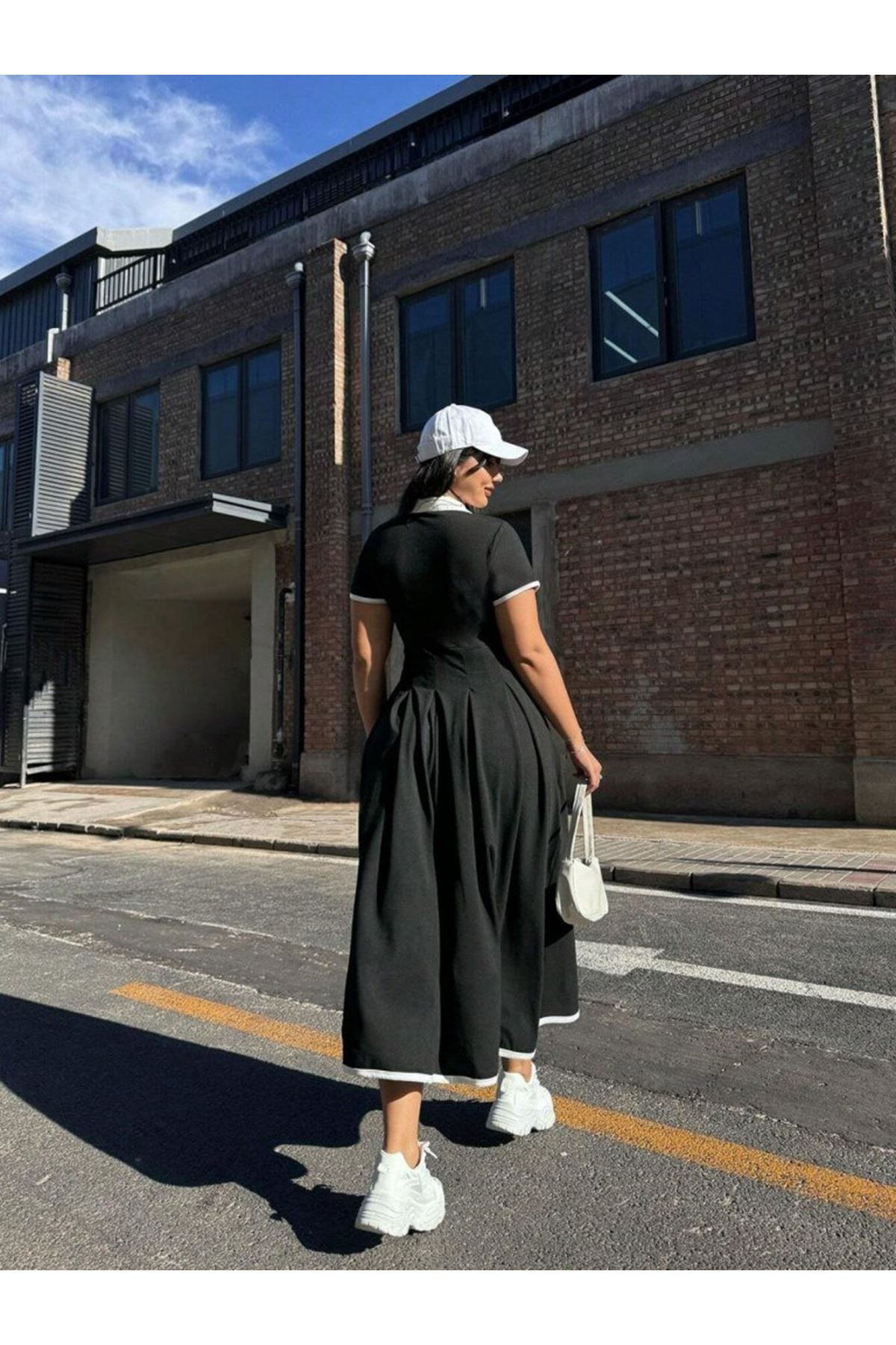 Kadın Kısa Kollu V Yakalı Pileli Uzun Janjan Krep Elbise