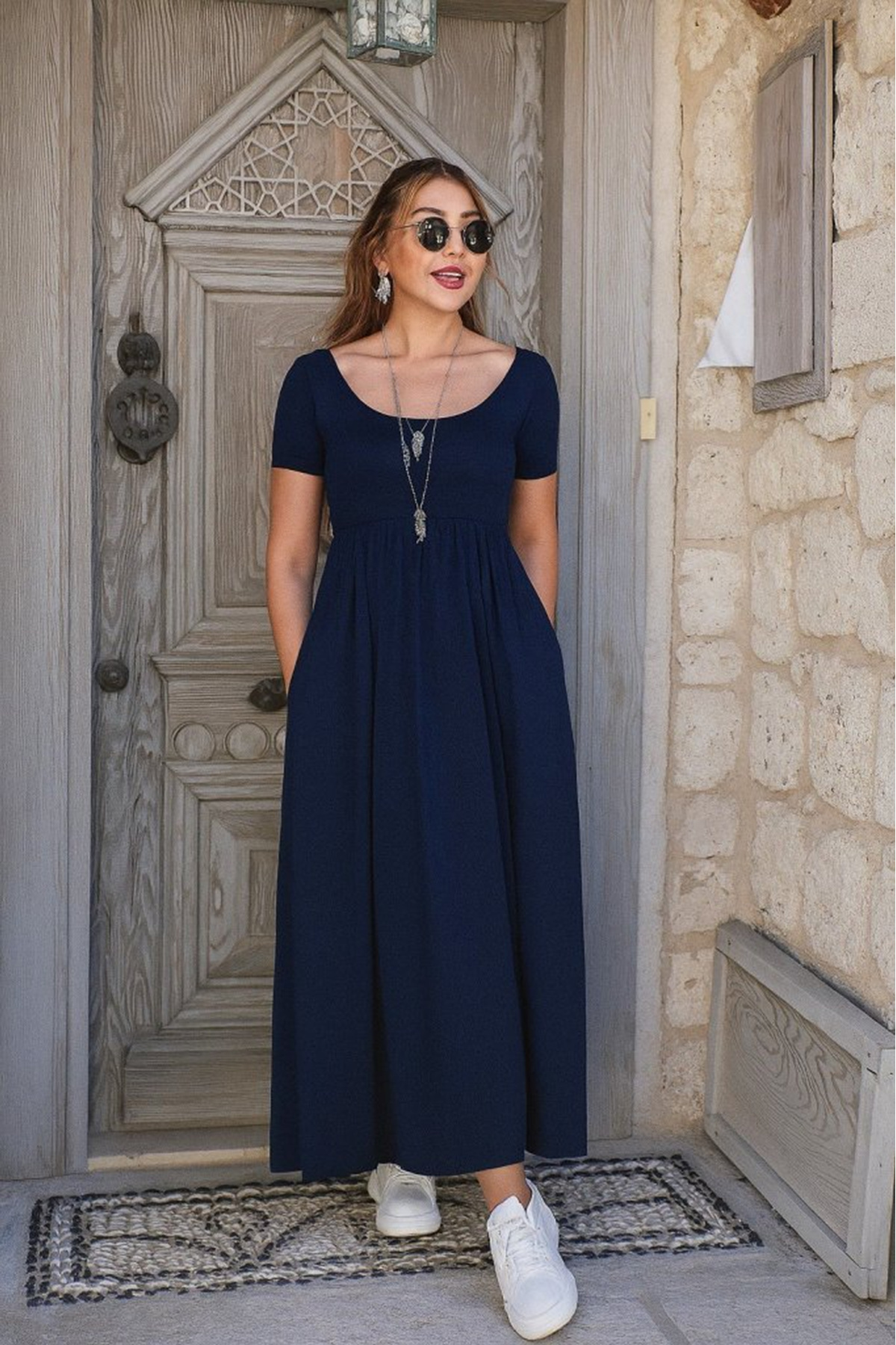 Kadın Kısa Kollu Yuvarlak Yaka önden Yırtmaçlı Cepli Viskon Uzun Elbise