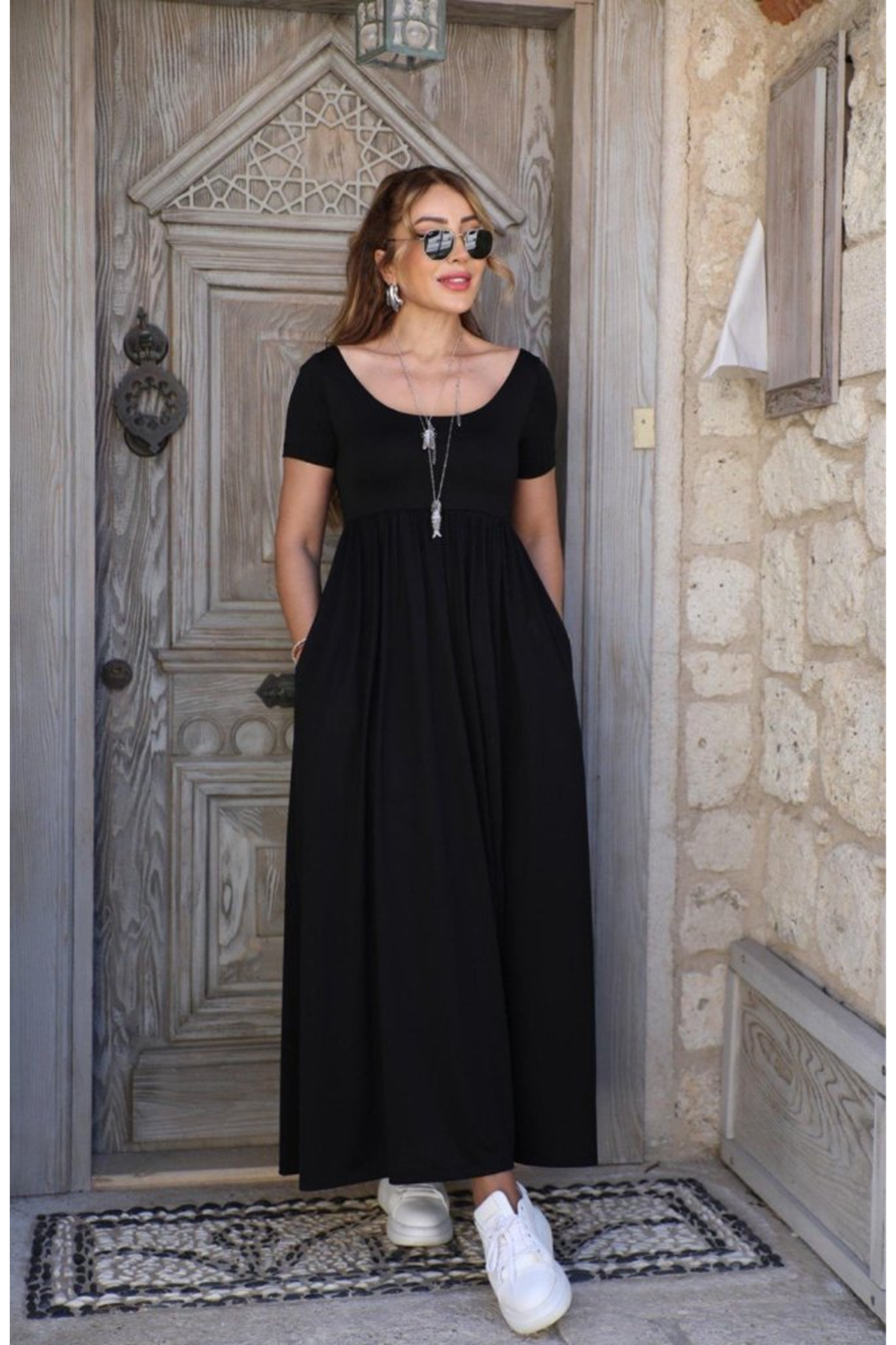 Kadın Kısa Kollu Yuvarlak Yaka önden Yırtmaçlı Cepli Viskon Uzun Elbise