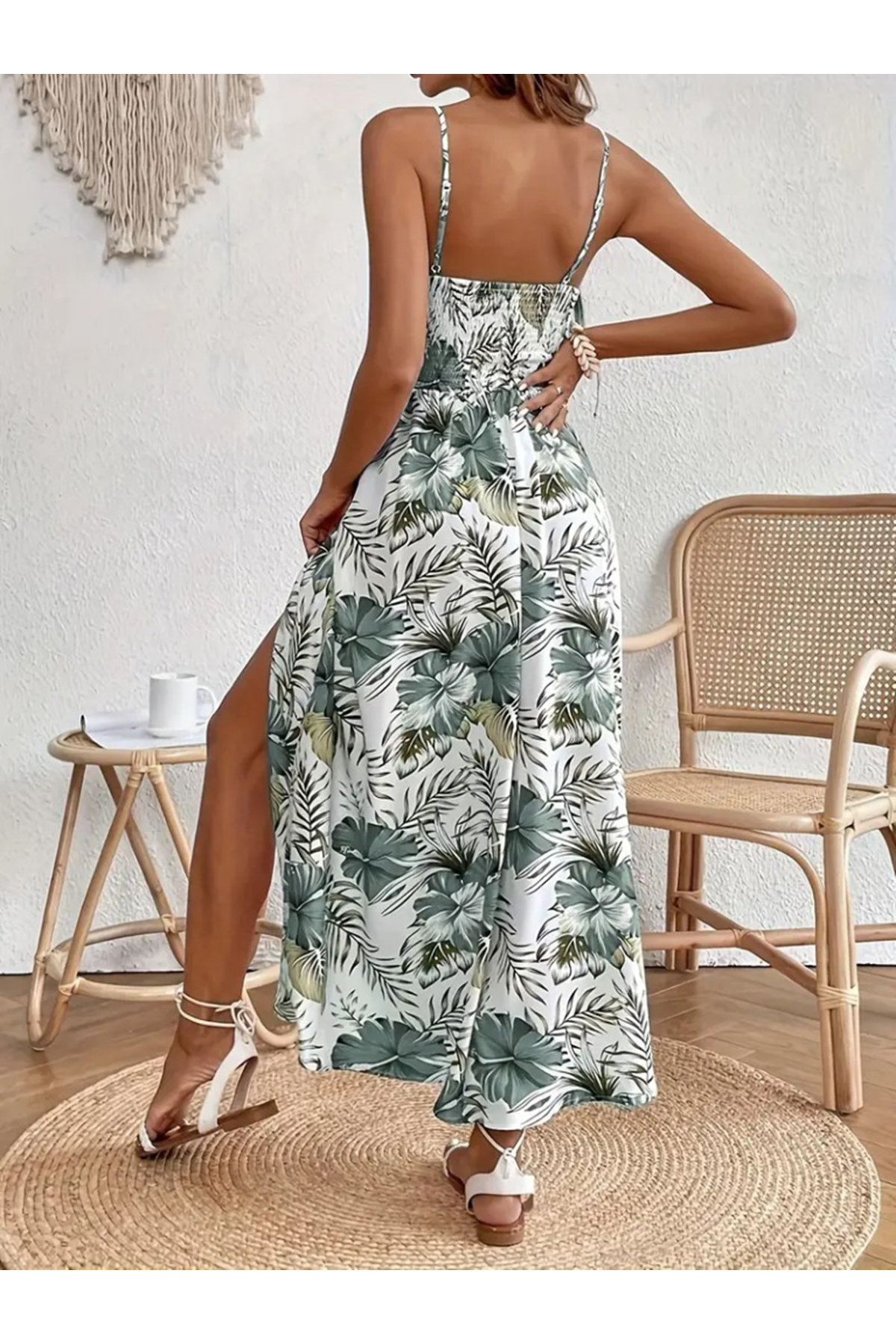 Kadın Ip Askılı V Yakalı Bel Güpür çiçek Desenli Yandan Yırtmaçlı Maksi Süprem Elbise