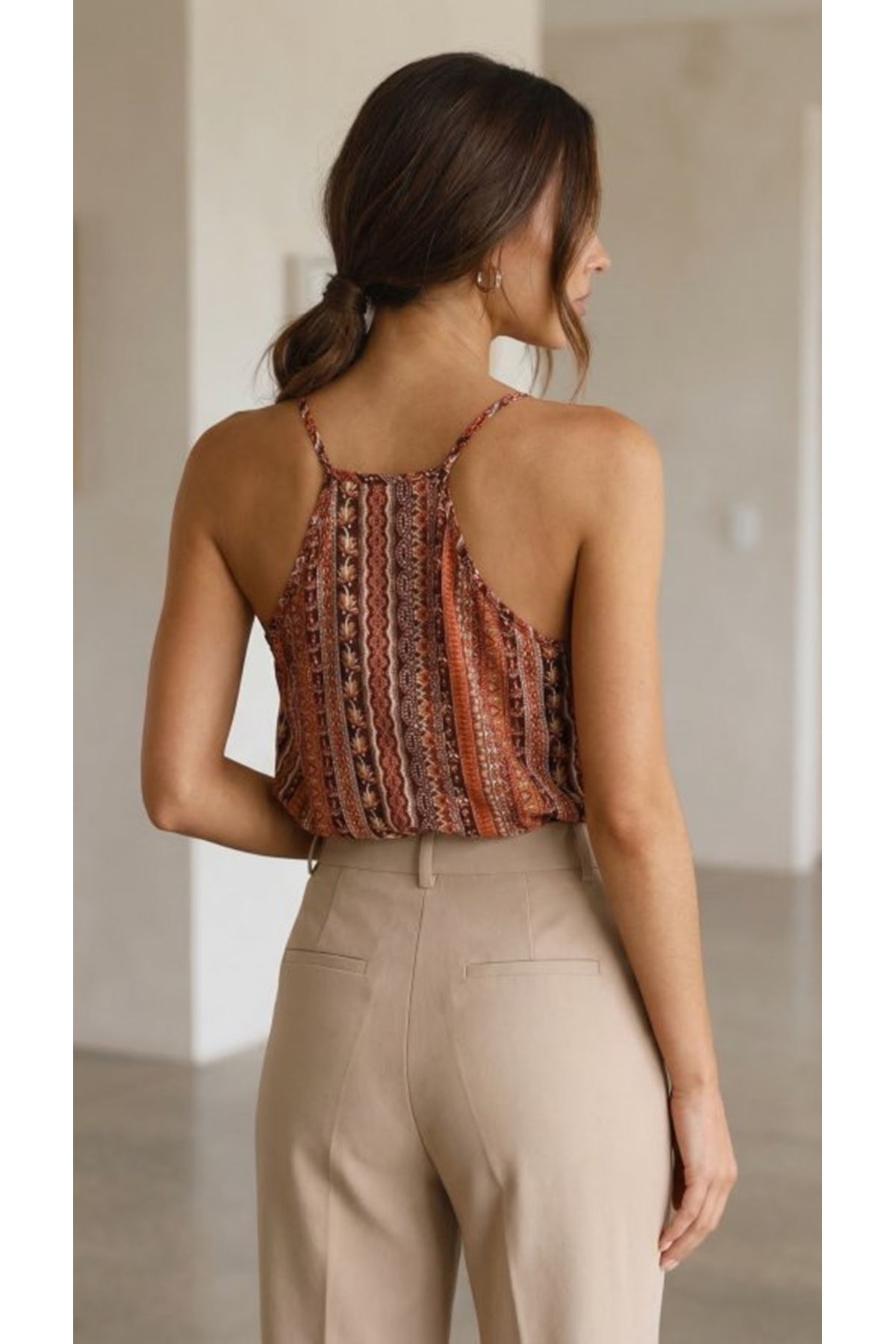 Kadın Ip Askılı V Yakalı Desenli Süprem Bluz