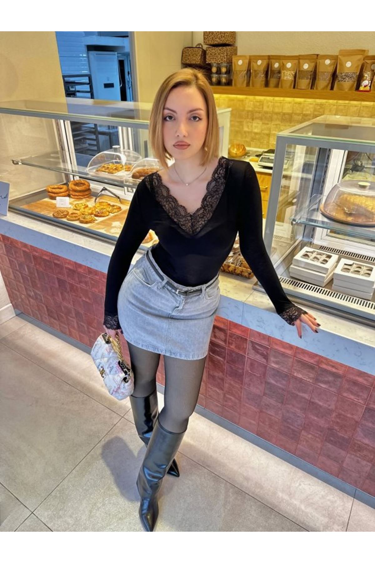 Kadın Uzun Kollu V Yaka Dantel Güpür Detay Bluz