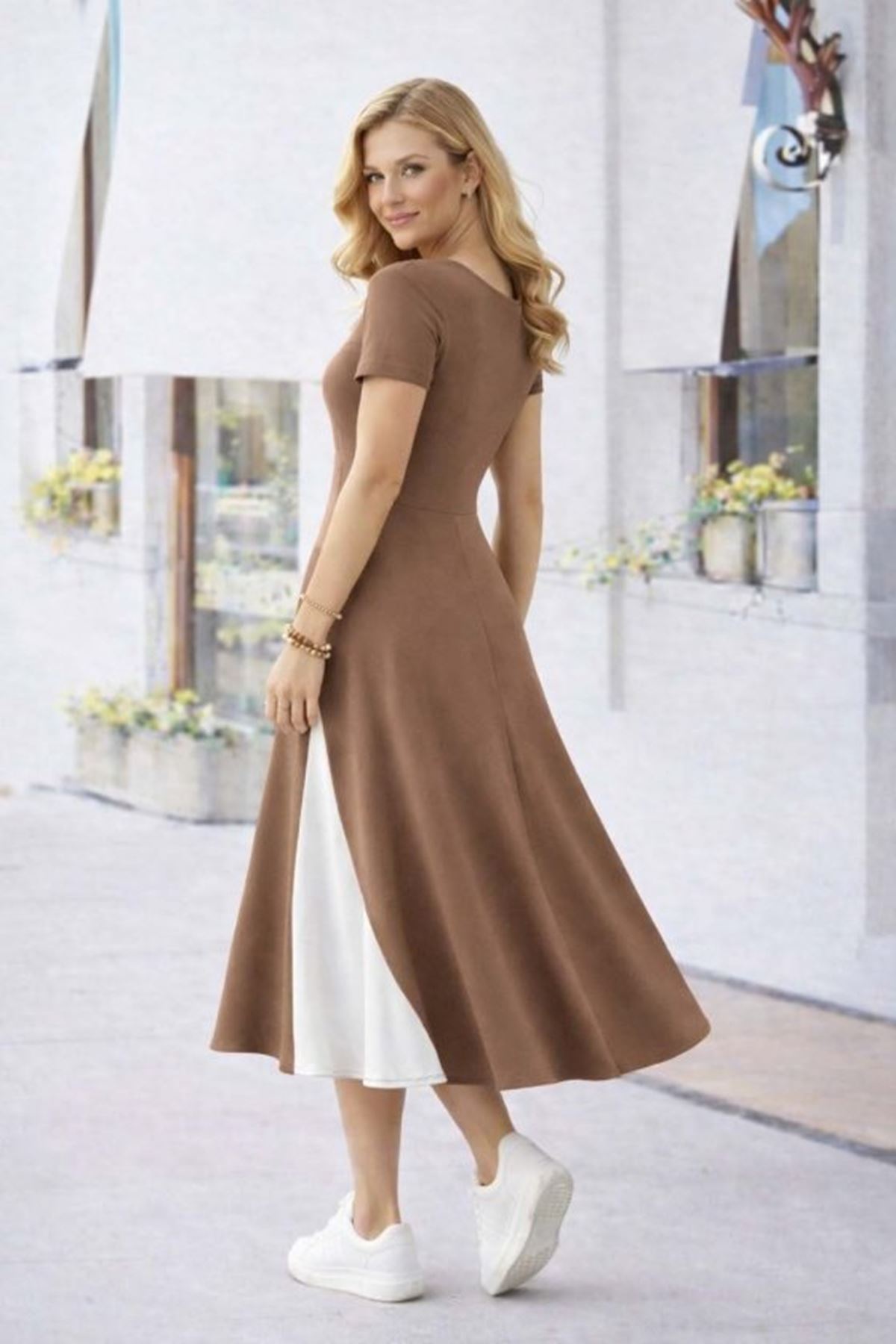 Kadın Kısa Kollu Asimetrik Yakalı Düğme Detaylı Midi Viskon Elbise