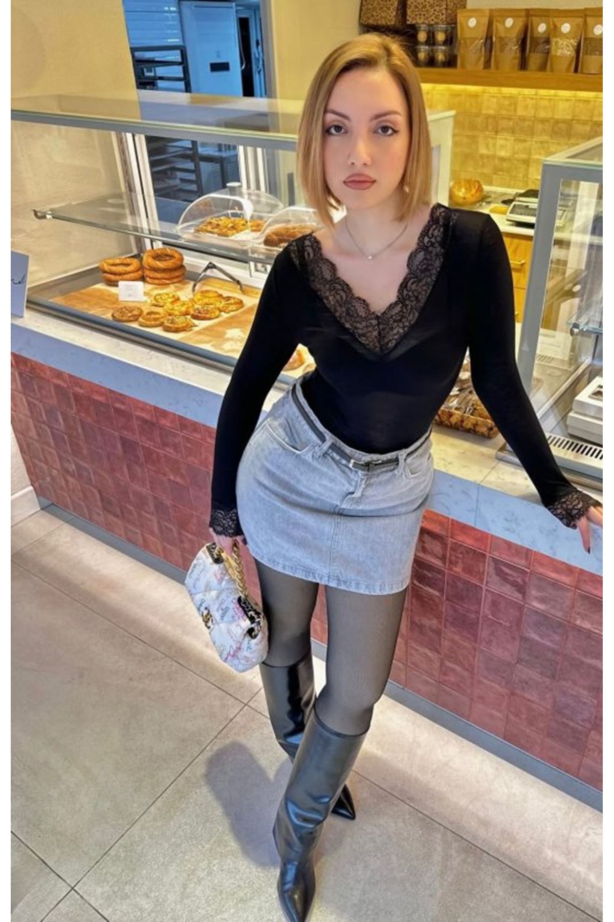 Kadın Uzun Kollu V Yaka Dantel Güpür Detay Bluz