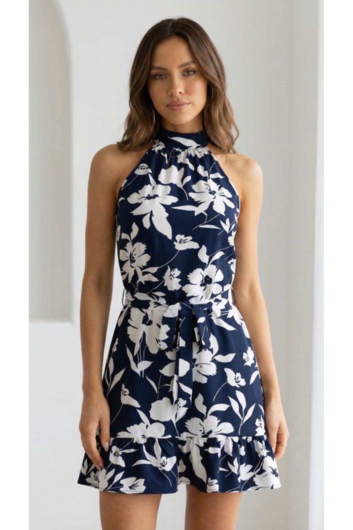 Kadın Omuzlardan Açık Balıkçı Yakalı Kuşaklı Desenli Kısa Süprem Elbise