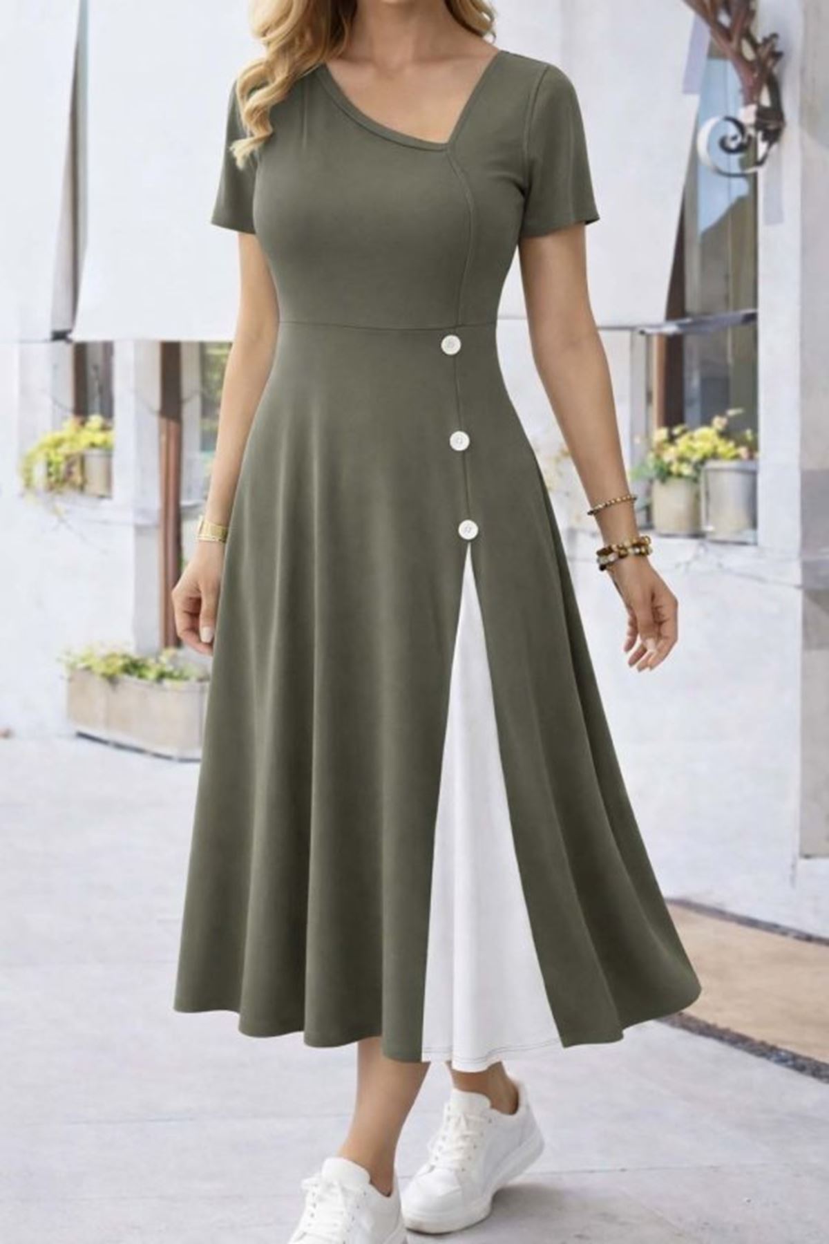 Kadın Kısa Kollu Asimetrik Yakalı Düğme Detaylı Midi Viskon Elbise