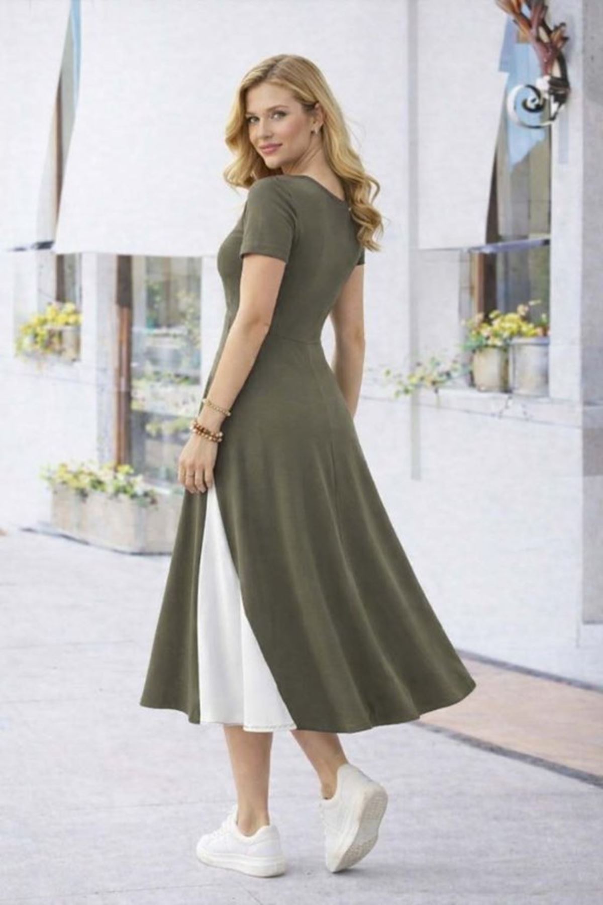 Kadın Kısa Kollu Asimetrik Yakalı Düğme Detaylı Midi Viskon Elbise