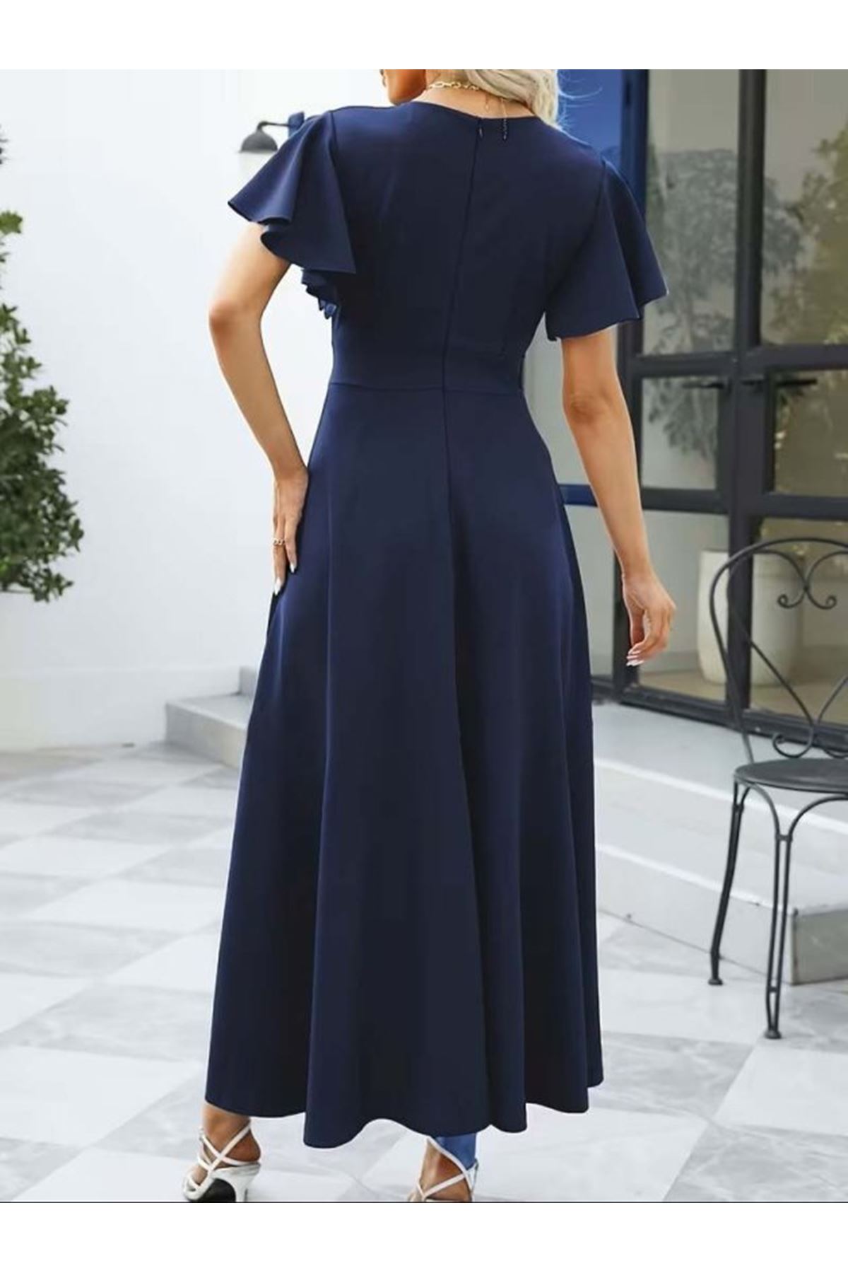 Kadın Kısa Kollu Kruvaze Yakalı ön Asimetrik Volanlı Uzun Ithal Krep Elbise