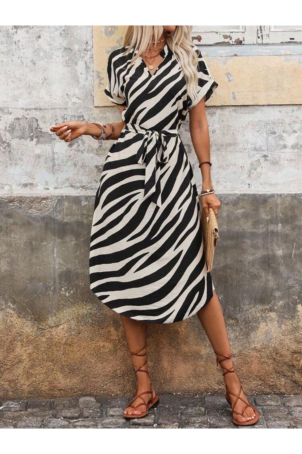 Kadın Kısa Kollu V Hakim Yakalı Zebra Desenli Midi Süprem Elbise
