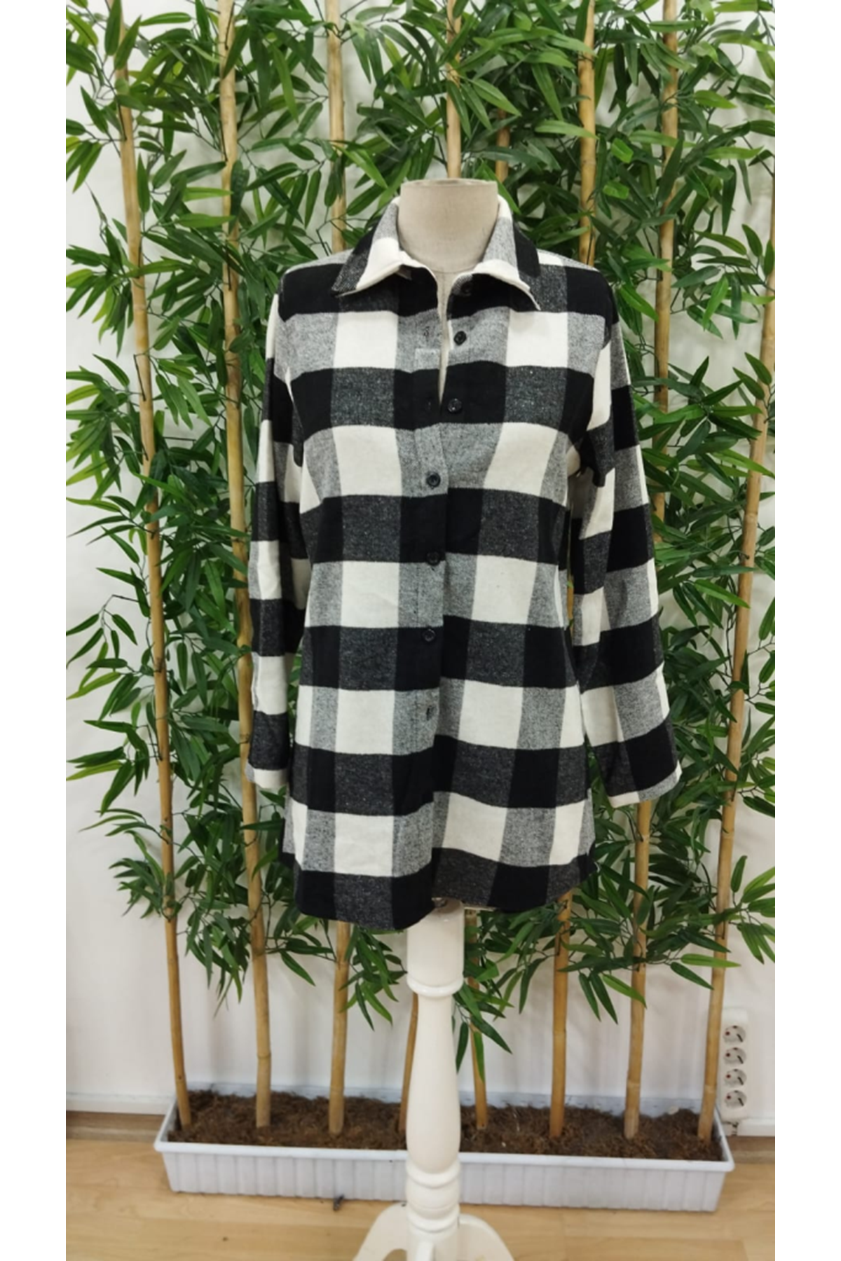 Kadın Uzun Kollu Ekoseli önden Düğmeli Dokuma Uzun Gömlek