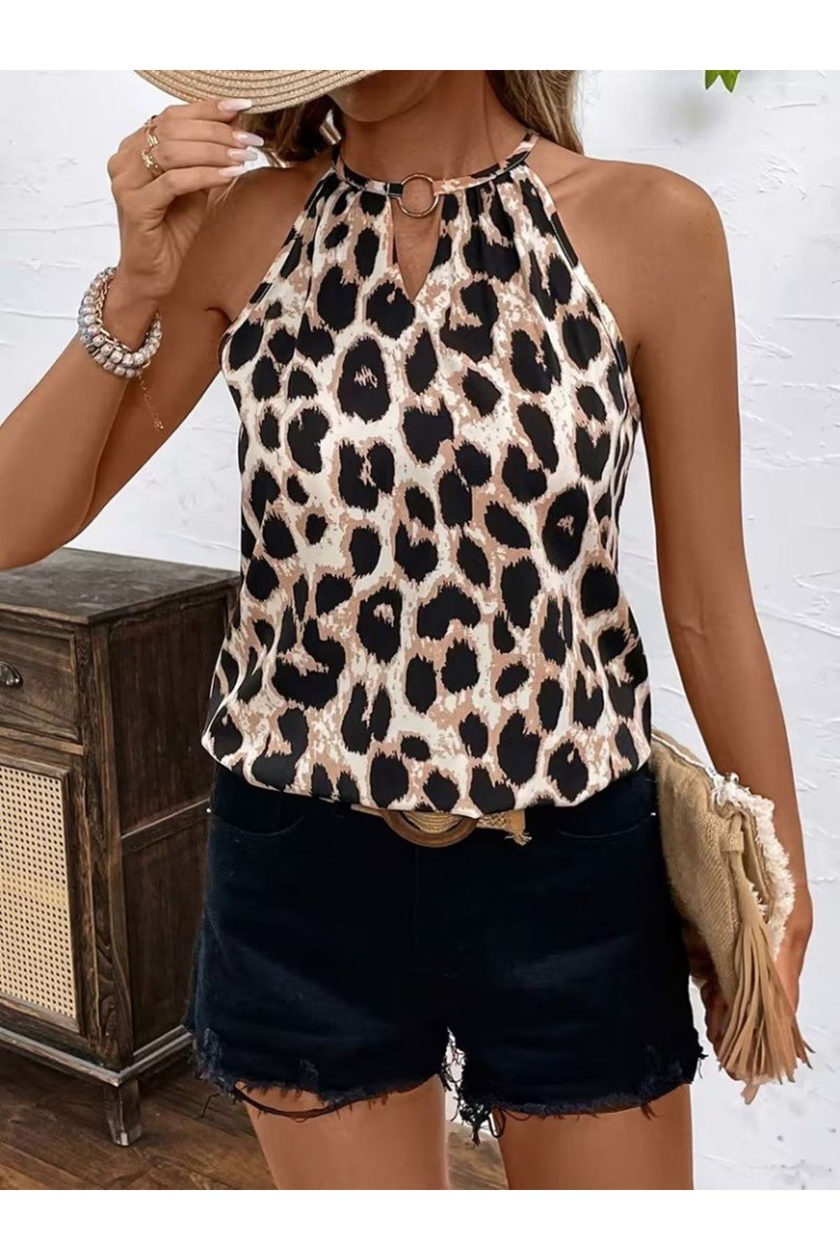 Kadın Uzun Kollu Boyundan Halka Detaylı Leopar Süprem Bluz