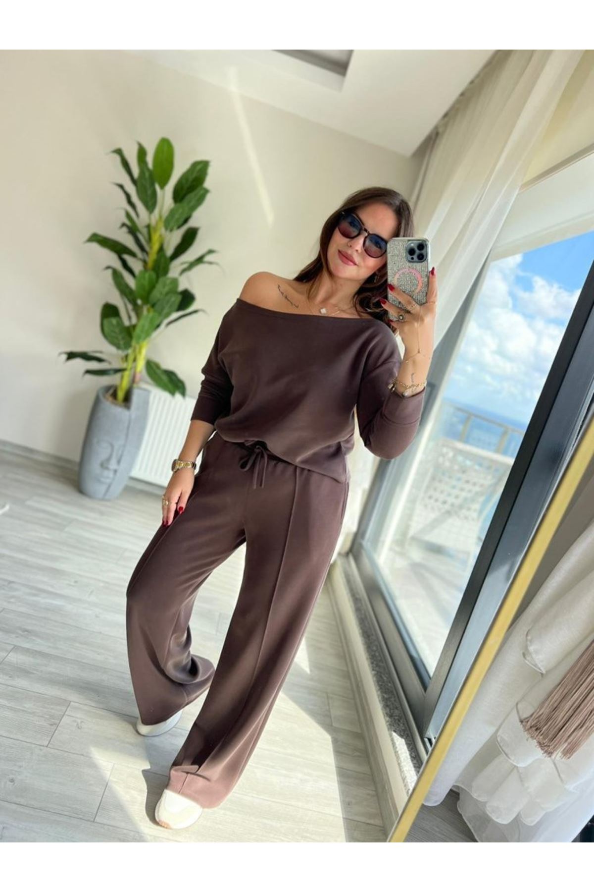 Kadın Uzun Kollu Tek Omuzdan Açık Modal Bluz Ve Pantolon Ikili Takım
