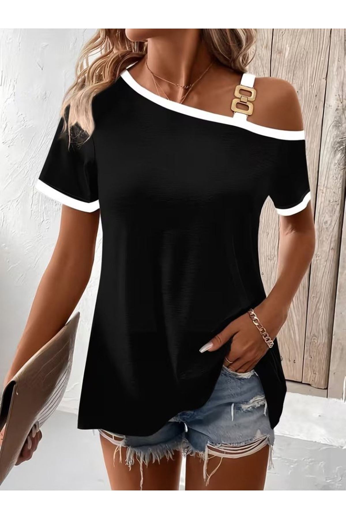 Kadın Kısa Kollu Tek Omuzu Açık Askı Toka Detaylı Viskon Bluz