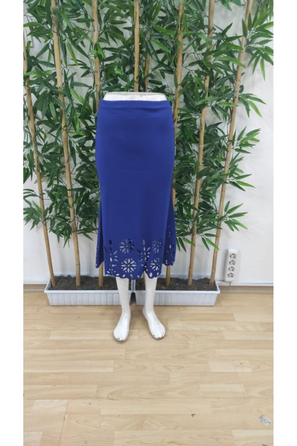 Kadın Yüksek Bel Lazer Kesim Detaylı Midi Ithal Krep Etek