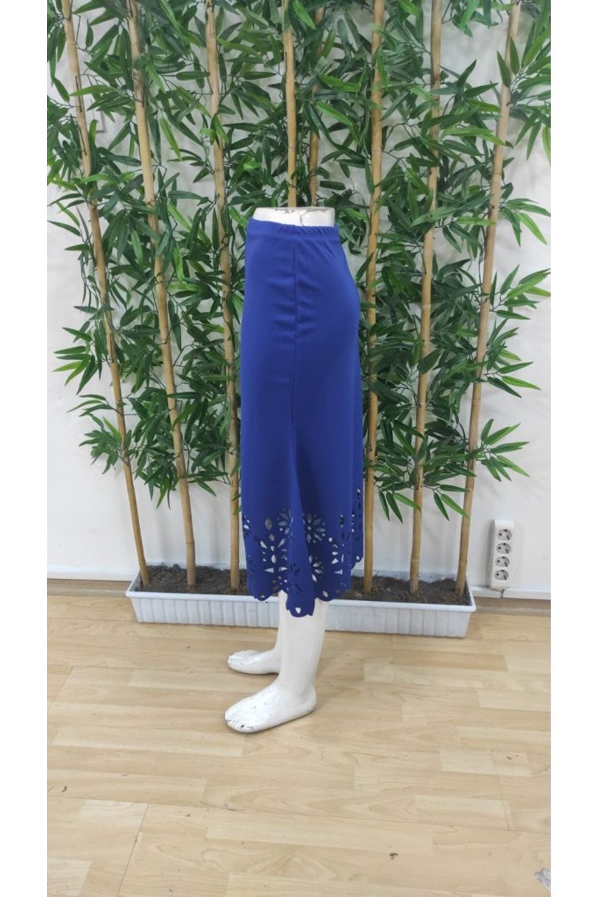 Kadın Yüksek Bel Lazer Kesim Detaylı Midi Ithal Krep Etek