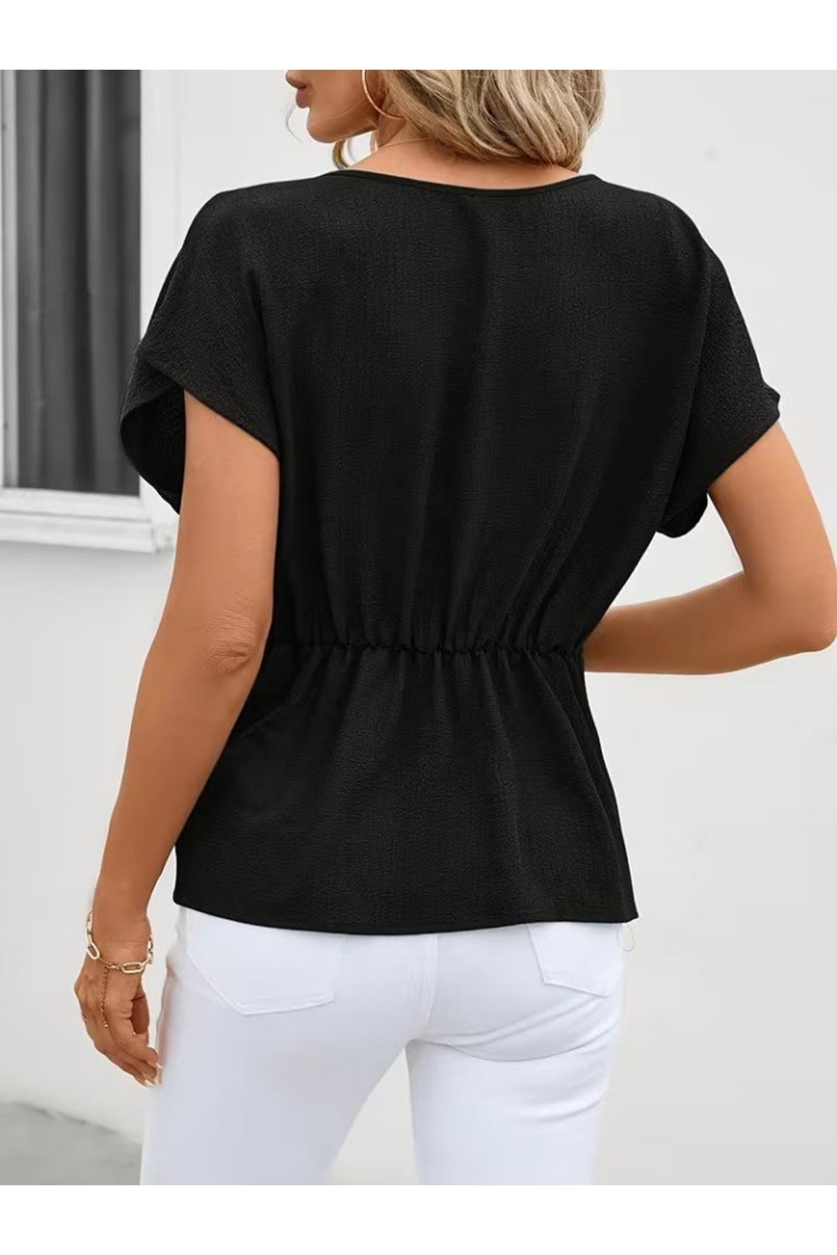 Kadın Kısa Kollu Yuvarlak Yakalı Yandan Sarmal Detaylı Bürümcük Bluz