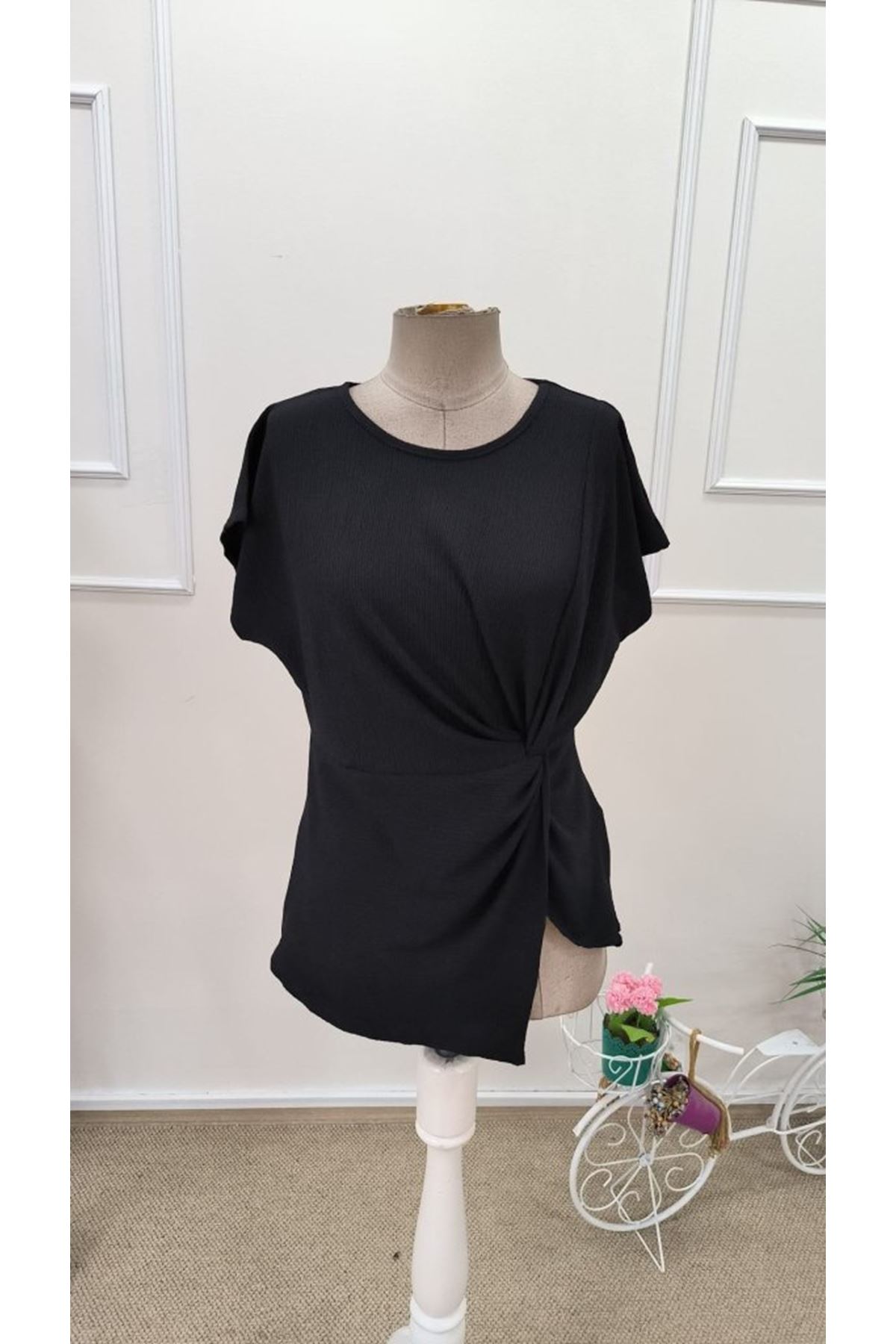 Kadın Kısa Kollu Yuvarlak Yakalı Yandan Sarmal Detaylı Bürümcük Bluz