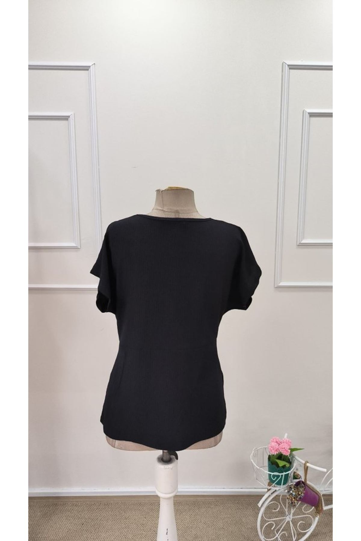 Kadın Kısa Kollu Yuvarlak Yakalı Yandan Sarmal Detaylı Bürümcük Bluz