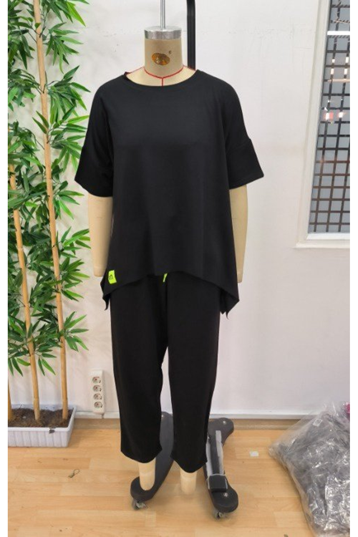 Kadın Kısa Kollu Bisiklet Yaka Viskon Iki Iplik Bluz Ve Pantolon Ikili Takım