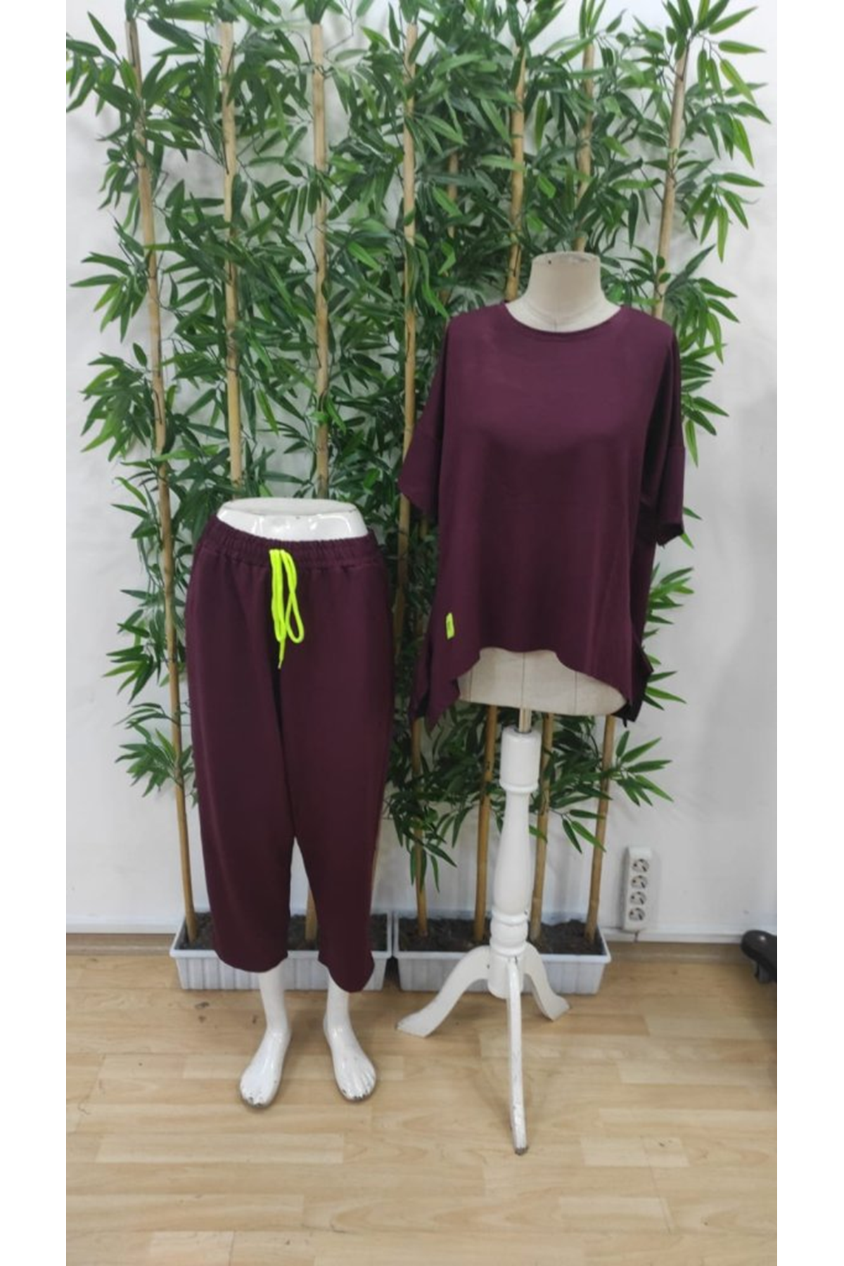 Kadın Kısa Kollu Bisiklet Yaka Viskon Iki Iplik Bluz Ve Pantolon Ikili Takım