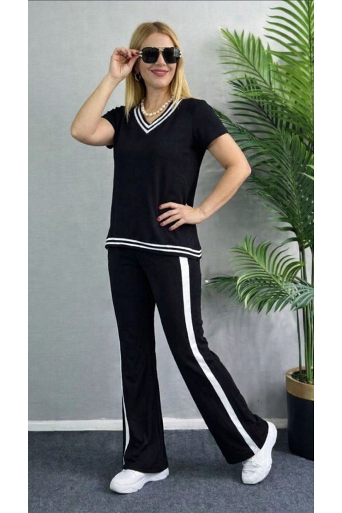 Kadın Kısa Kollu V Yakalı Viskon Iki Iplik Bluz Ve Pantolon Ikili Takım