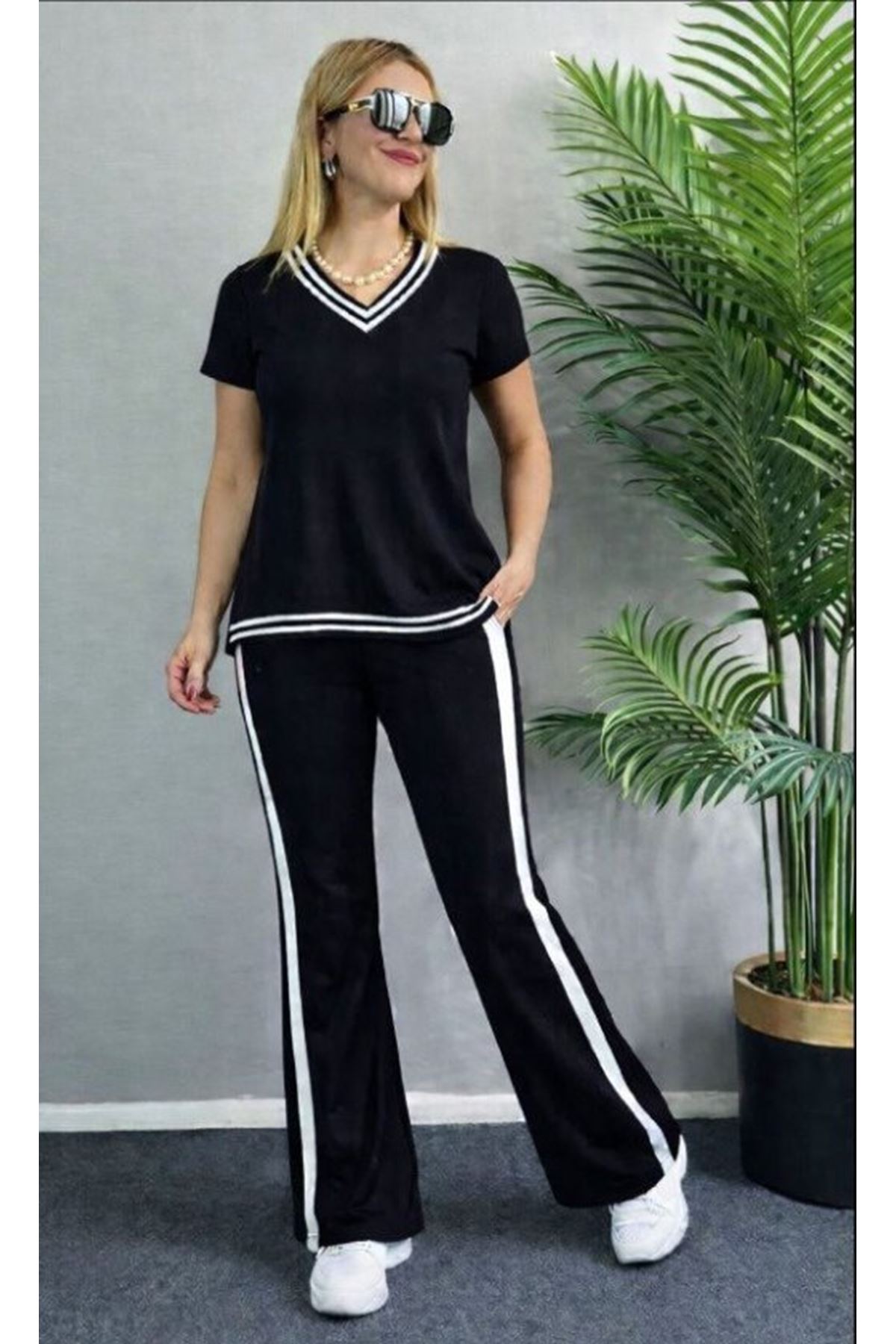 Kadın Kısa Kollu V Yakalı Viskon Iki Iplik Bluz Ve Pantolon Ikili Takım
