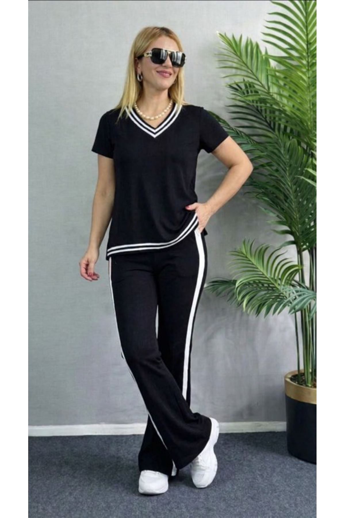 Kadın Kısa Kollu V Yakalı Viskon Iki Iplik Bluz Ve Pantolon Ikili Takım