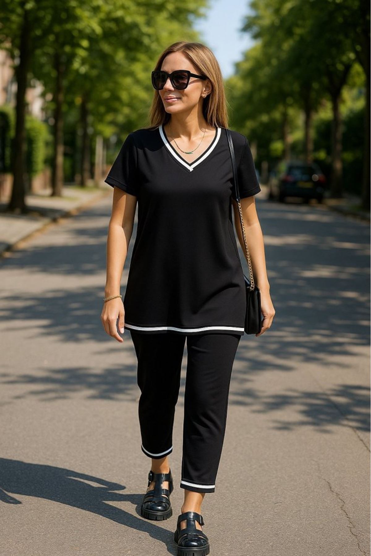 Kadın Kısa Kollu V Yakalı Iki Iplik Bluz Ve Pantolon Ikili Takım