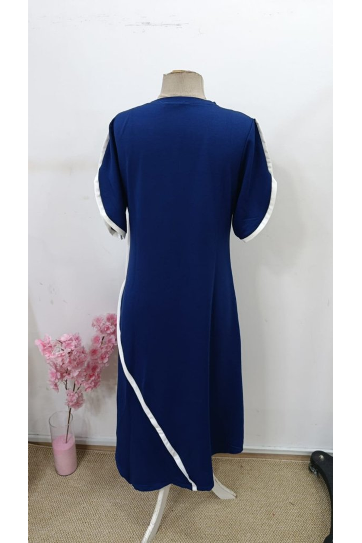 Kadın Kısa Kollu Bisiklet Yaka çift şerit Renk Detaylı Asimetrik Kesim Viskon Iki Iplik Elbise