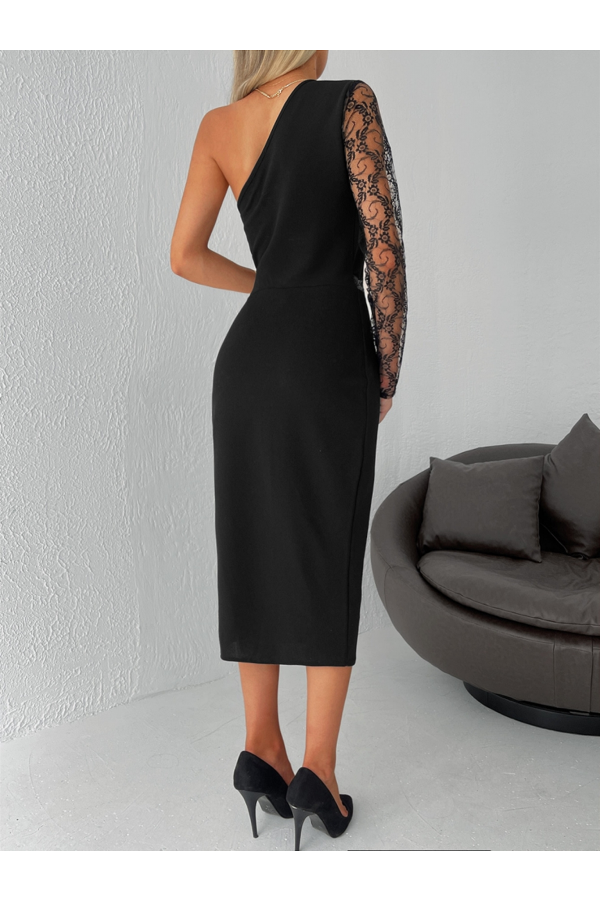 Kadın Siyah Tek Kol Dantel Detay Omuz Dekolte Krep Elbise