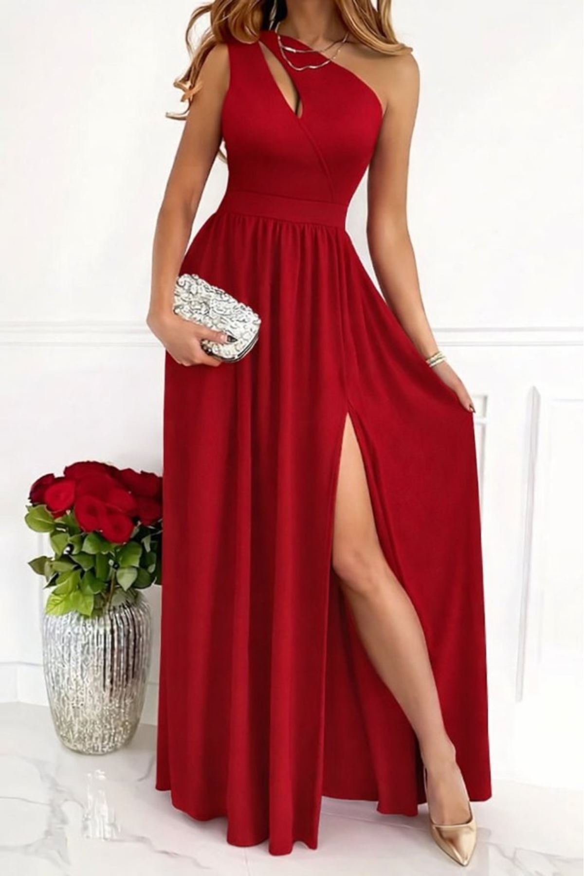 Kadın Omuzlardan Açık Asimetrik Yaka Detaylı Yırtmaçlı Maksi Boy Janjan Krep Elbise