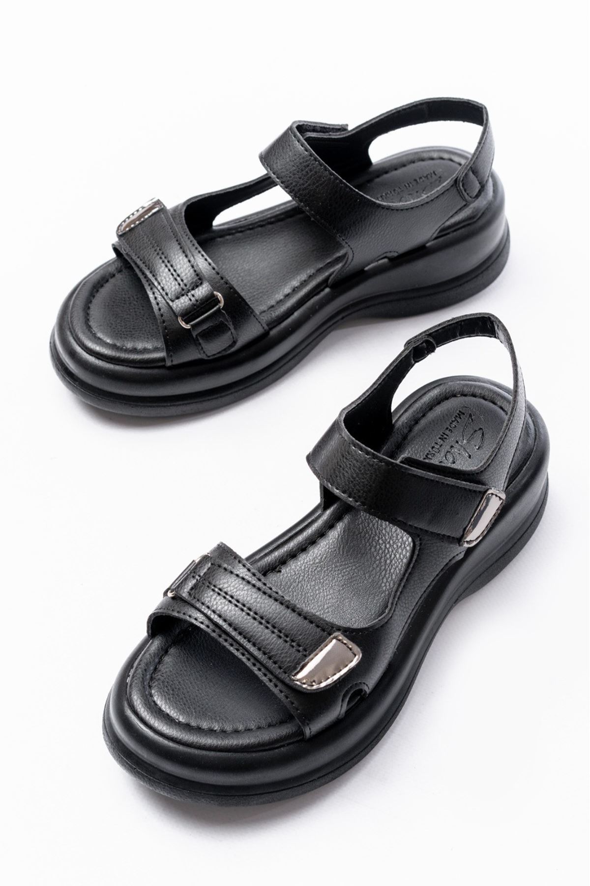Ginya Siyah Cilt Cırt Cırtlı Sandalet