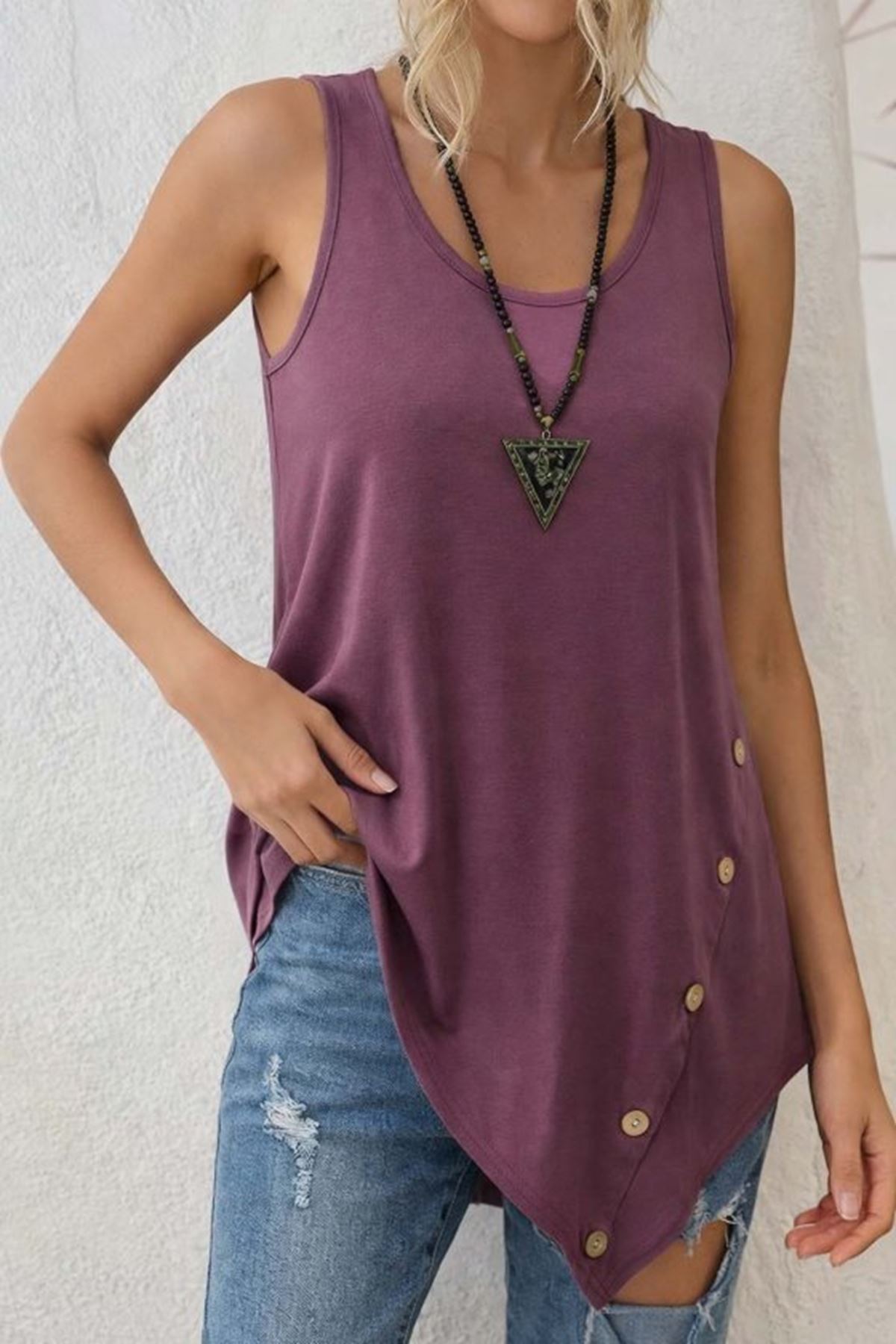 Kadın Askılı Yuvarlak Yakalı Asimetrik Kesim Detaylı Viskon Bluz