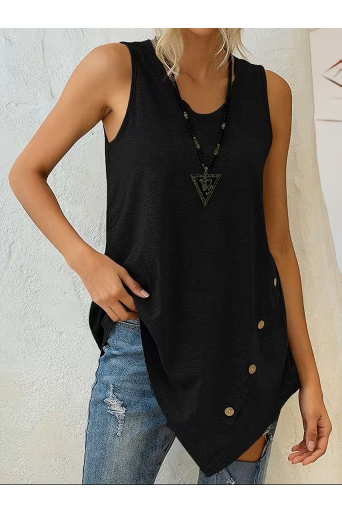 Kadın Askılı Yuvarlak Yakalı Asimetrik Kesim Detaylı Viskon Bluz