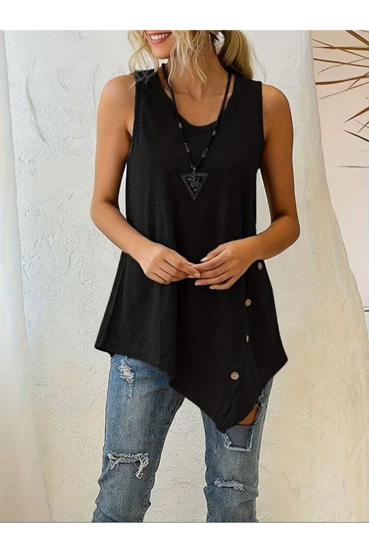 Kadın Askılı Yuvarlak Yakalı Asimetrik Kesim Detaylı Viskon Bluz