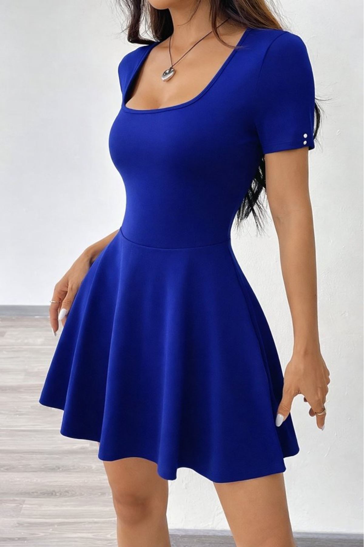 Kadın Kısa Kollu Kare Yakalı Cep Detaylı Dalgıç Elbise Tulum