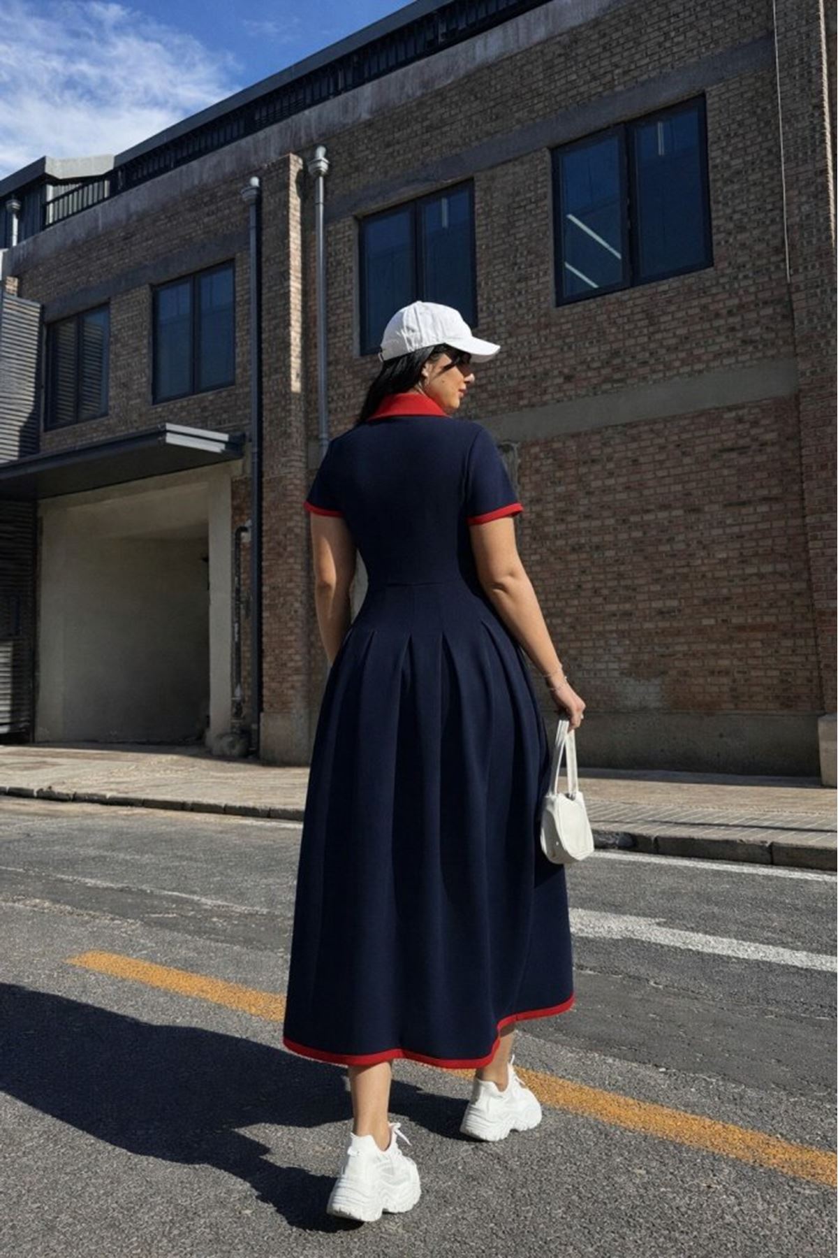 Kadın Kısa Kollu V Yakalı Pileli Uzun Janjan Krep Elbise