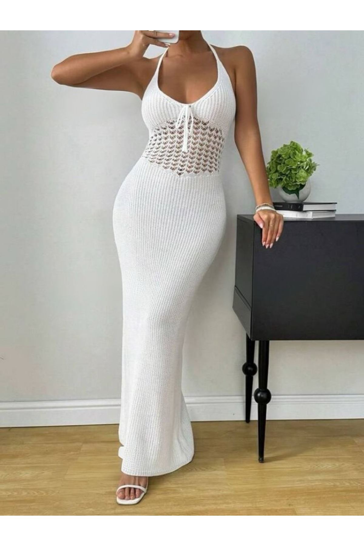 Kadın Boyundan Ve Sırttan Bağlamalı Dekolteli Triko Uzun Elbise