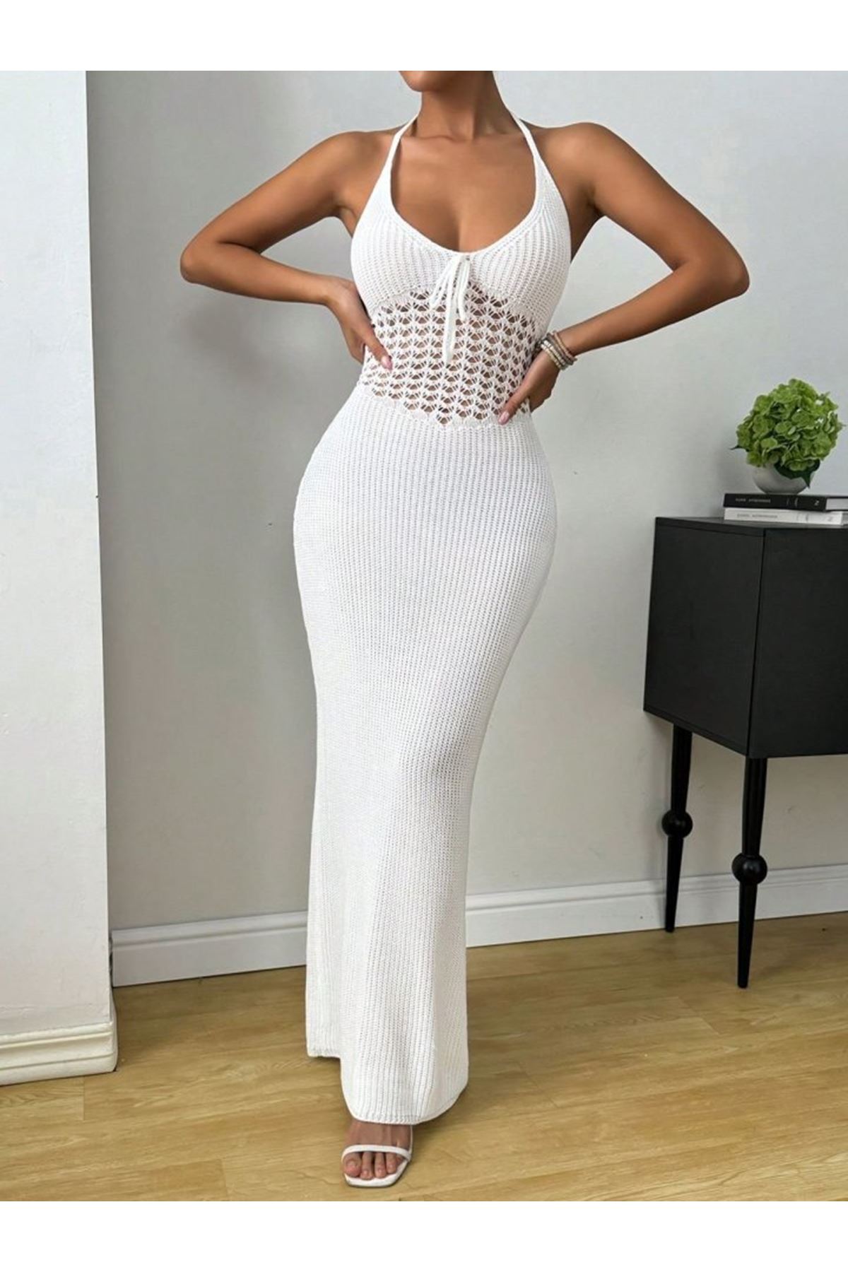 Kadın Boyundan Ve Sırttan Bağlamalı Dekolteli Triko Uzun Elbise