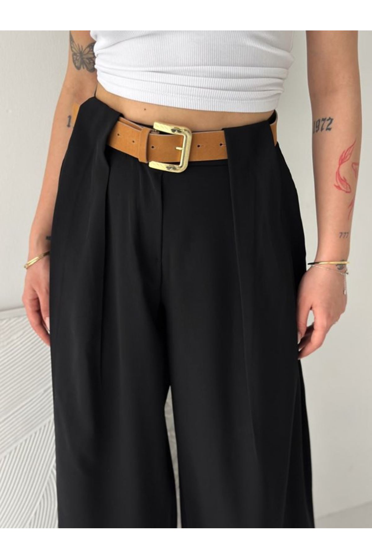 Kadın Pileli Kemerli Pantolon